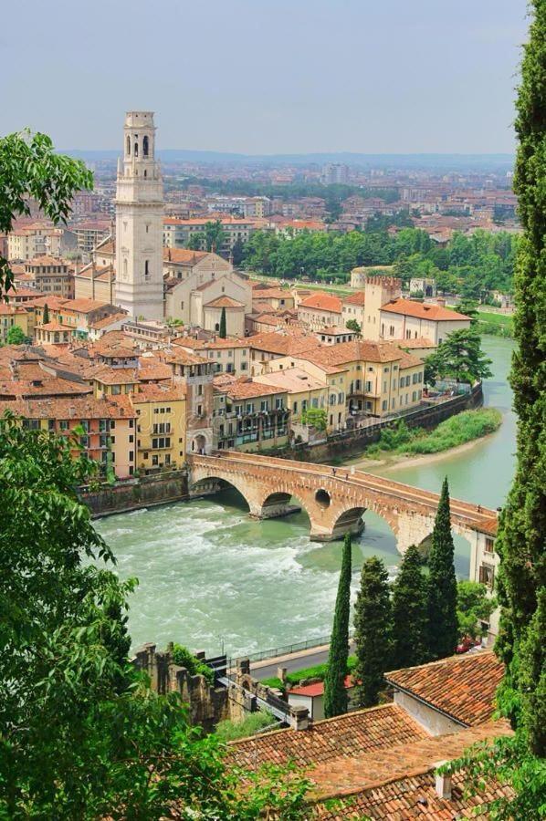 Residenza Citta Antica Apartment Verona Bagian luar foto